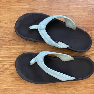 Women’s olukai slippers